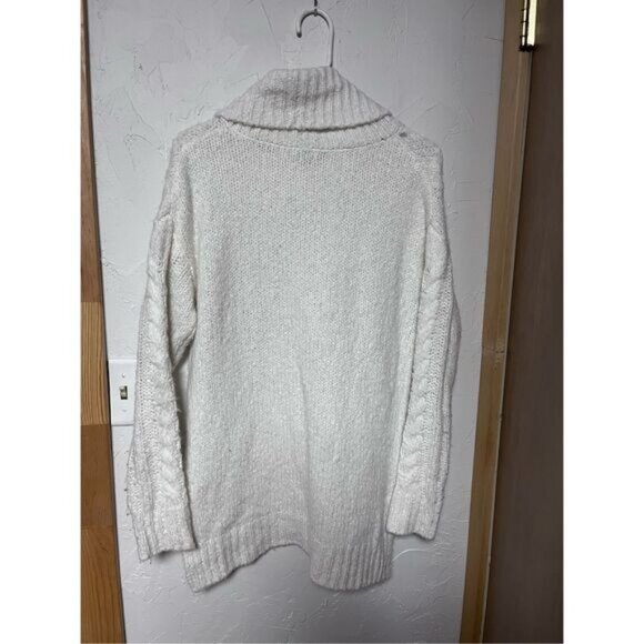 Women sweaters - Picture 2 of 2